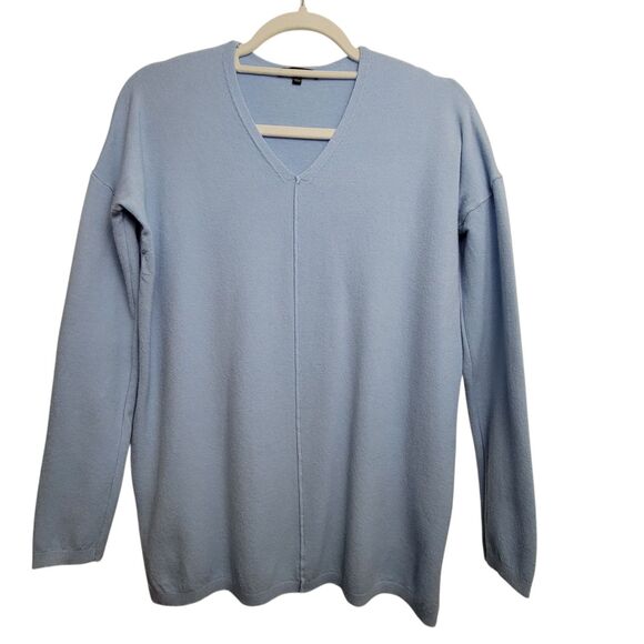 Staccato Light Blue V-Neck Lightweight Soft Sweater Size Small With Side Slits - Picture 1 of 7